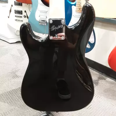 Mini Strat Electric Guitar w/Laurel Fingerboard - Black 4